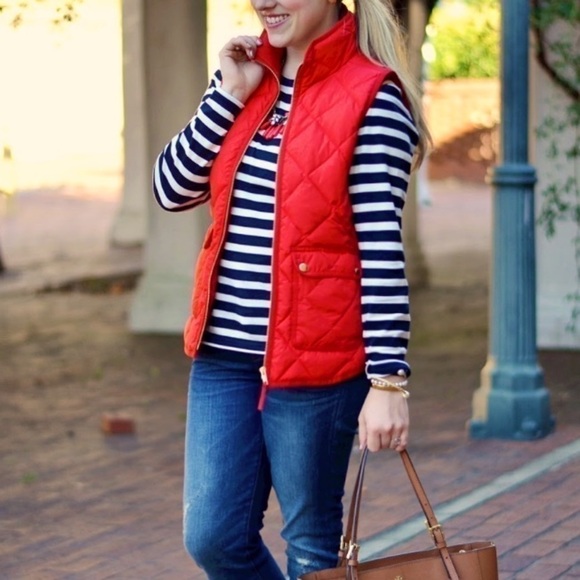 Woolrich Down Quilted Duck Puffer Vest
Red Full Zip Women's Size M with Pockets - Picture 3 of 10